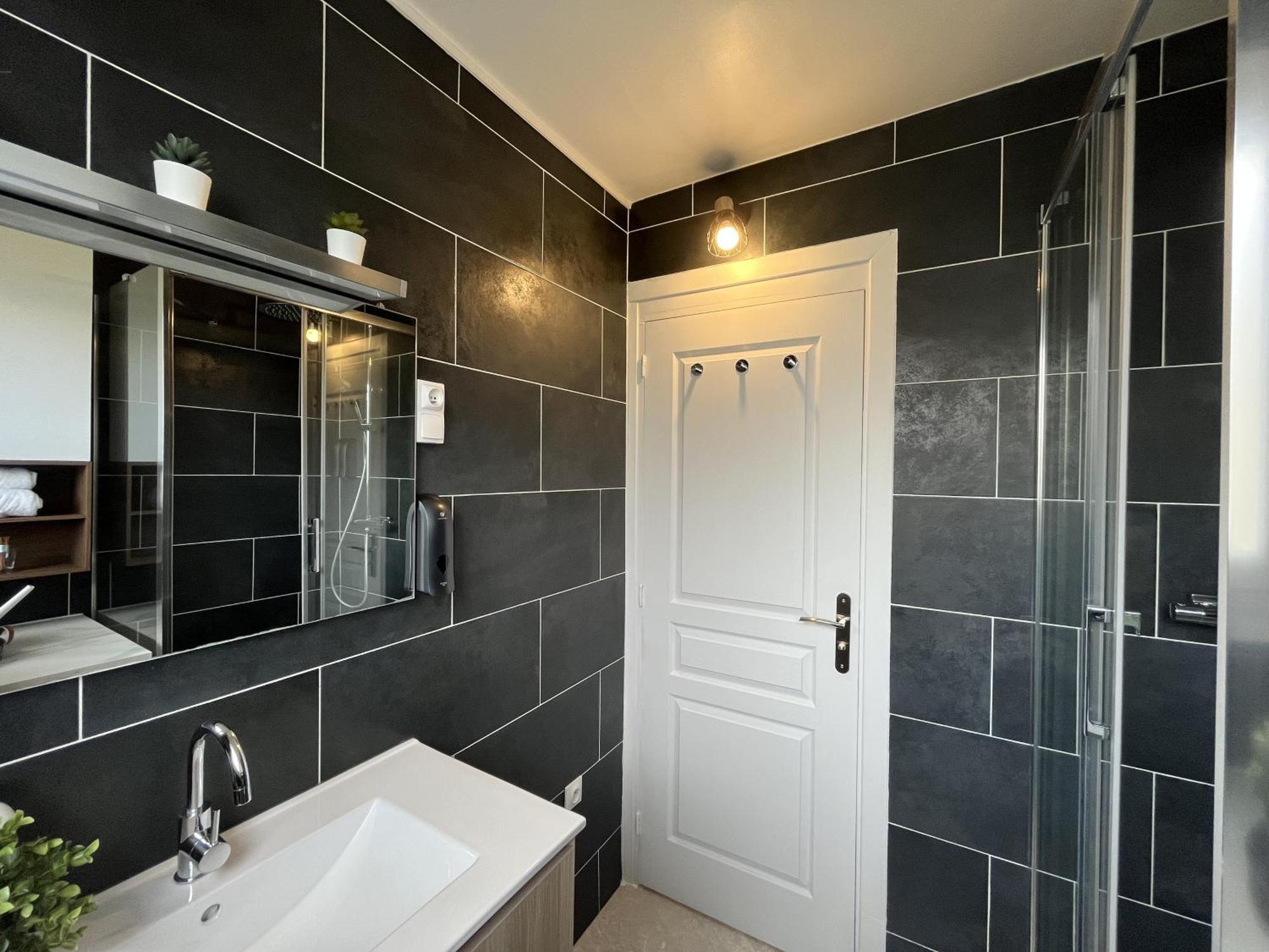 Entire 60M2 Apartment - Close To Paris - Parking - Kitchen - 2Min Rerb - Olympic'24 Bourg-la-Reine Exterior foto